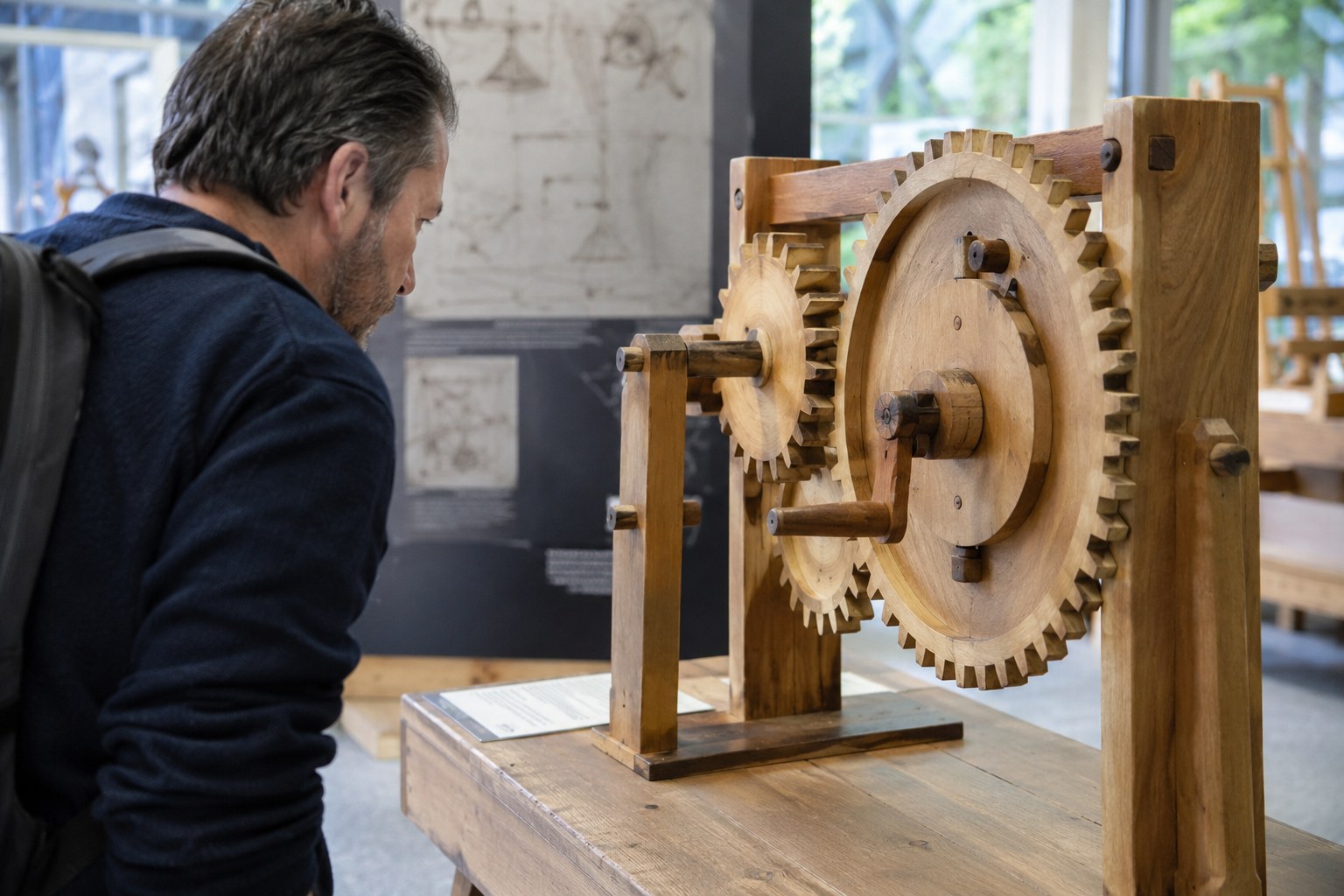 Mechanisches Modell mit Zahnrädern.