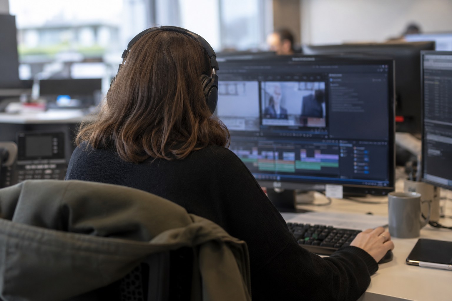 Arbeitsplatz für Nachrichtenbearbeitung.